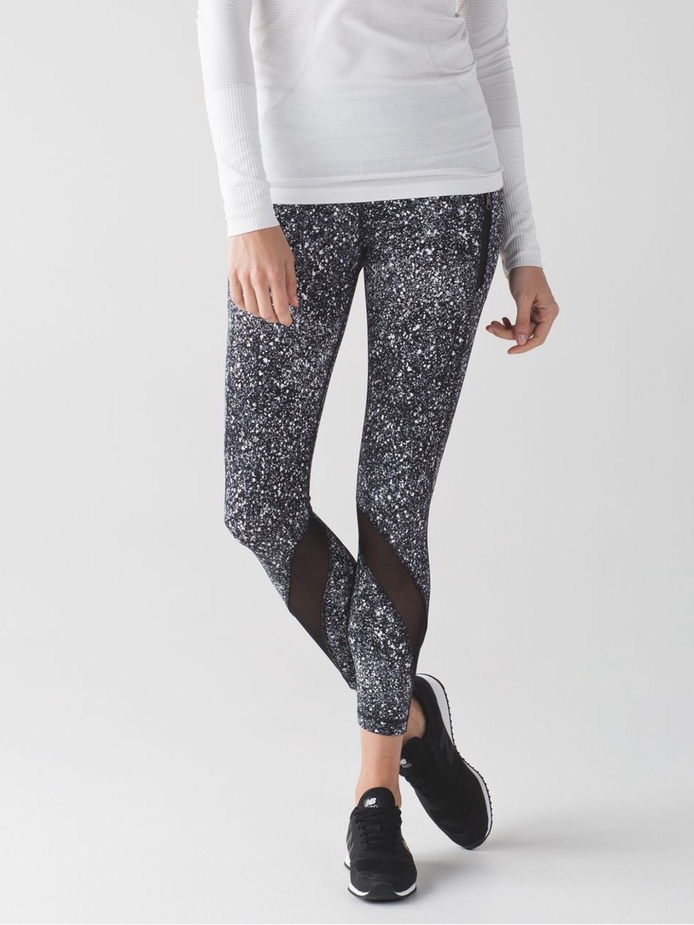 Lululemon Inspire Tight II Splatter White Black Size 6 Women’s